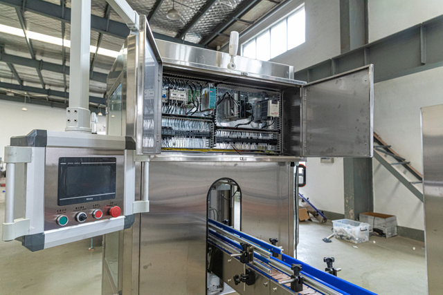 Aceite hunt'achina makina detalle-caja el&eacute;ctrica